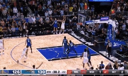 湖人复刻勇士战术~里夫斯最后的三分战术 克莱在勇士曾操刀命中过