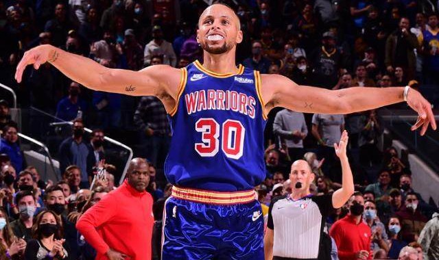 开云娱乐-科尔谈库里新轮换模式：他自己很喜欢 效果很不错